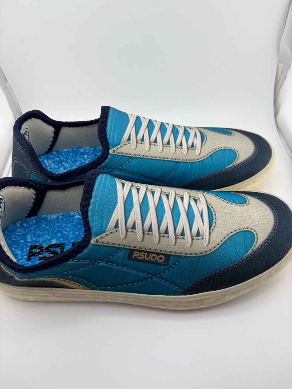 0198: Men’s Psudo Blue and Cream Low-Top Slip On Sneakers